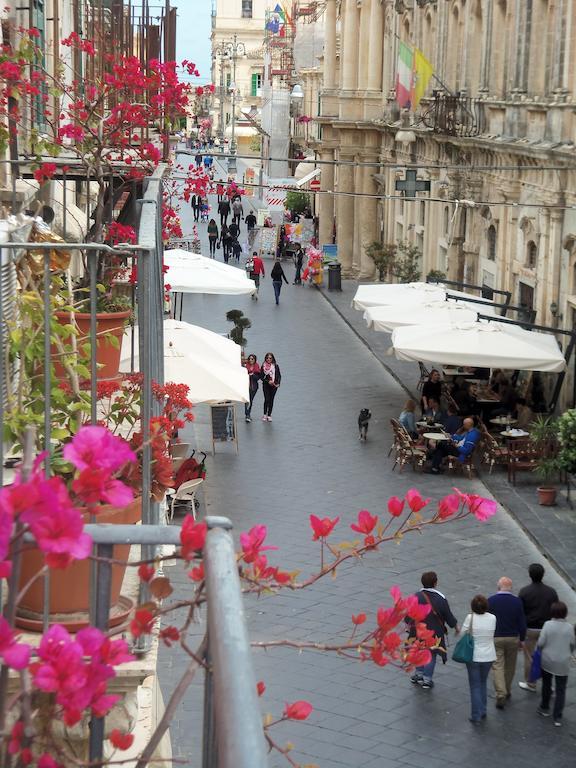 Centro Storico B&B Noto Exteriör bild